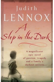 Coberta de Step In The Dark: A spellbinding novel of passion, tragedy and dark secrets